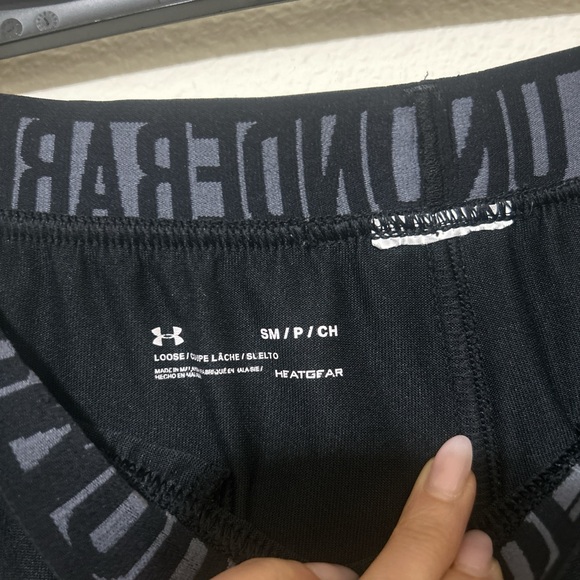 Under Armour HeatGear Black Loose Fit Joggers with Logo Waistband - Picture 2 of 6